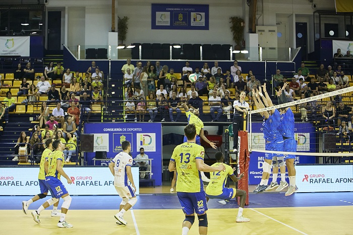 El Club Voleibol Melilla No Puede Asaltar La Fortaleza Del Potente C V