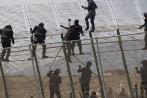 melillahoy.cibeles.net fotos 921 en la valla d