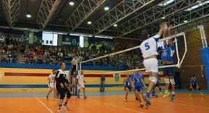 melillahoy.cibeles.net fotos 1022 Santiago Moronta en un bloqueo a Ramses Ballesteros en el Torneo Leganes