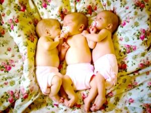 melillahoy.cibeles.net fotos 1070 trillizas retocada d