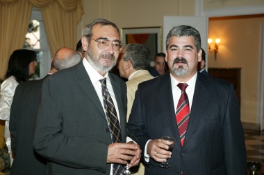 melillahoy.cibeles.net fotos 1325 Yahya a la derecha en el Senado de EspaA a con el senador de Melilla Carlos Benet ddd