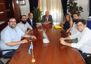 melillahoy.cibeles.net fotos 1631 ReuniA n Colegio Arquitectos con Quevedo