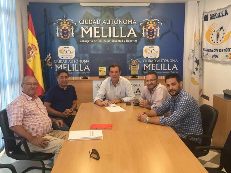 melillahoy.cibeles.net fotos 1635 REUNION CONSEJERO