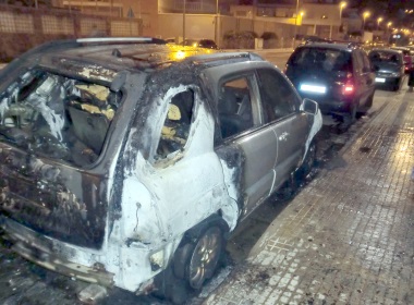 melillahoy.cibeles.net fotos 1739 coche quemado Enrique BohA rquez dd