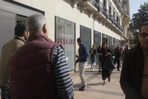 Muchos marroquíes se acercaron este fin de semana a Melilla para comprar en las rebajas