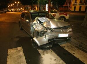 Así quedó el coche que conducía, un Volkswagen Golf