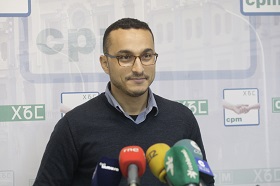 El diputado de CPM, Mohamed Ahmed, en rueda de prensa