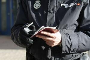 Este agente era conocido en el paso fronterizo de Beni-Enzar porque prestaba servicio allí con mucha frecuencia y es natural de Melilla