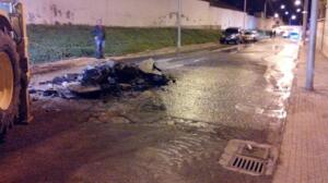 Así quedó la Carretera de Alfonso XIII tras la rotura de la tubería