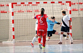 Imagen del partido de la primera vuelta, celebrado en Almagro y que finalizó con victoria local (5-4)