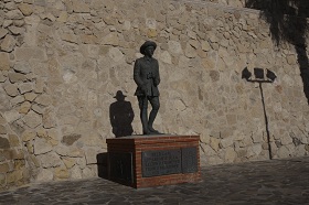 Podemos ve inconcebible que haya una estatua de Franco en la ciudad