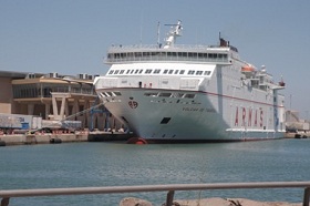 El hombre intentó embarcar en el buque con destino a Almería ocultando la droga en el vehículo