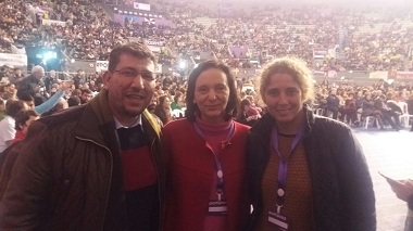 Los representantes de Podemos Melilla junto a la diputada Carolina Bescansa