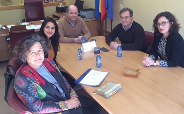 El consejero de Economía, Daniel Conesa, en su reunión con miembros de la junta directiva de la Asociación Tripleta