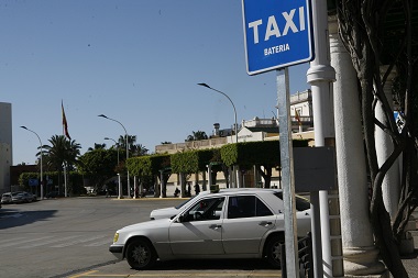 Vizcaíno propone controles policiales en aquellos puntos donde más se mueven los conductores de ‘taxis piratas’