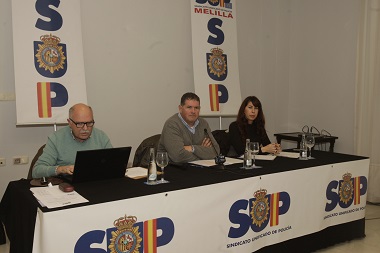 Jesús Ruiz (en el centro) asegura que el debate se puede extender pero no “alargar” en años