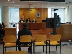 La vista arrancó ayer en la sala de la Audiencia Provincial a ‘puerta cerrada’