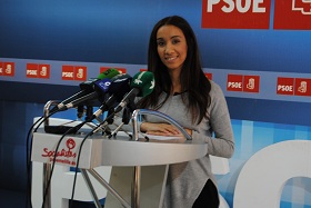 La diputada socialista Lamia Mohamed Kaddur en la rueda de prensa de ayer