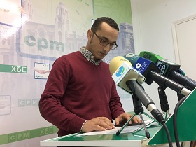 El diputado Mohamed Ahmed, de Coalición por Melilla, durante la rueda de prensa de ayer