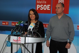 Mari Paz Ojeda junto a Alfonso Heredia ayer en rueda de prensa