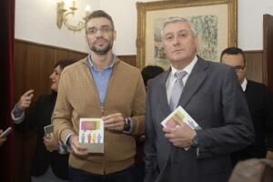 Carlos García (Satse) y el consejero Daniel Ventura