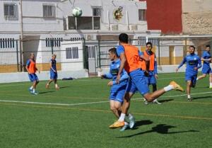 El plantel azulino se ejercitó ayer miércoles en el Campo de La Espiguera