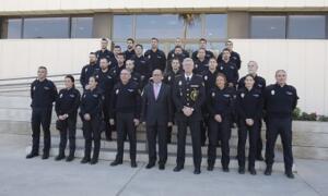 Los 25 agentes son 20 hombres y 5 mujeres, con edades comprendidas entre los 28 y 59 años