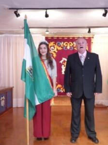Presidente y Reina cantan el himno