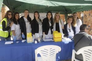 Equipo de alumnas que atendió la Mesa de la Salud