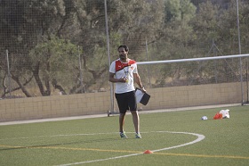 Aloisio, entrenador del River Melilla C.F., en una de las sesiones de entrenamiento