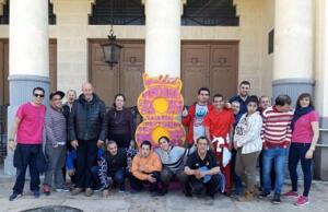 Foto de familia a las puertas del Palacio de la Asamblea