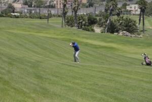 El Campo de Golf es una instalación pública, cuyo apartado deportivo, corre a cargo de la Federación Melillense de Golf que, en mala hora, fue profesor en el Campo. Esta Federación lamenta el daño causado