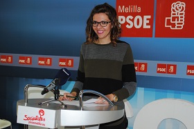 Sabrina Moh, integrante de la Gestora del PSOE, ante los medios