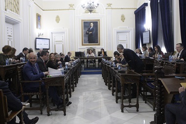 “Los que se han quedado solos son la oposición perdiendo los presupuestos”, aclaró Imbroda