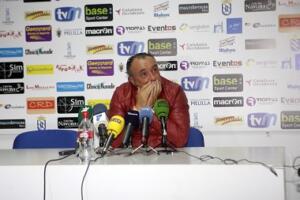 Josu Uribe compareció ayer en rueda de prensa, tras ser cesado como entrenador del Melilla