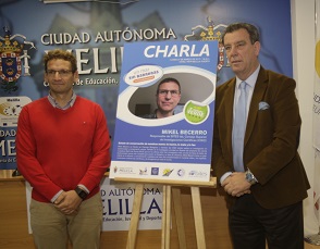El profesor Antonio Aguilar y el consejero Miranda
