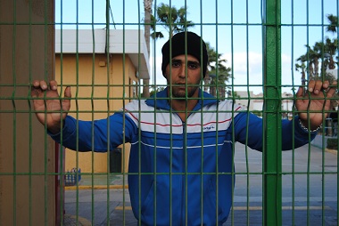 El argelino asegura que se siente como si estuviera “en una cárcel” dentro del CETI