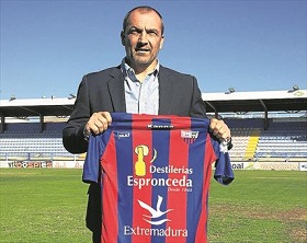 Juan Sabas, entrenador del Extremadura