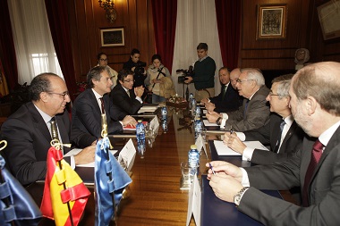El ministro de Fomento, Íñigo de la Serna, en su visita a Melilla el pasado 27 de diciembre