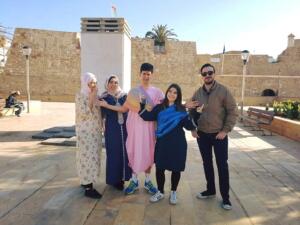 Un grupo de alumnos muestran la riqueza cultural melillense