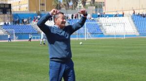 Juan Moya, en su debut hace dos jornadas como entrenador de la U.D. Melilla