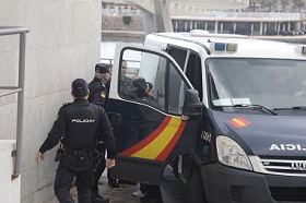 La acusada fue trasladada desde la prisión a las Torres en un furgón de la Policía Nacional