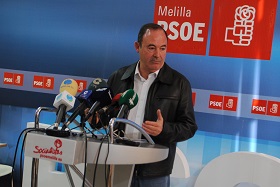 El diputado del PSOE, Francisco Vizcaíno, en rueda de prensa