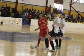 Paloma y Carla, en el partido jugado en el Pabellón Lazaro Fernández ante el Almagro FS