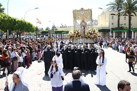 En la imagen, la procesión de la Virgen del Rocío del año pasado