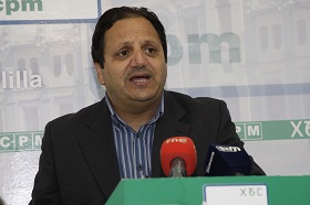 El diputado de CPM, Hassan Mohatar, en rueda de prensa
