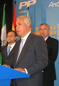 Javier Arenas con Imbroda y Vivas