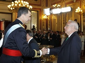 Imbroda saluda a don Felipe VI tras su proclamación como nuevo Rey de España el 19 de junio de 2014