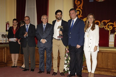 Alejandro Alcoba fue galardonado el pasado miércoles como mejor entrenador en los Premios Melilla Deporte de la Ciudad