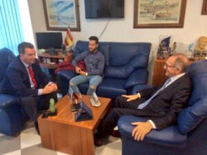 Imagen del encuentro entre el consejero y el presidente de la Federación Española de Ciclismo